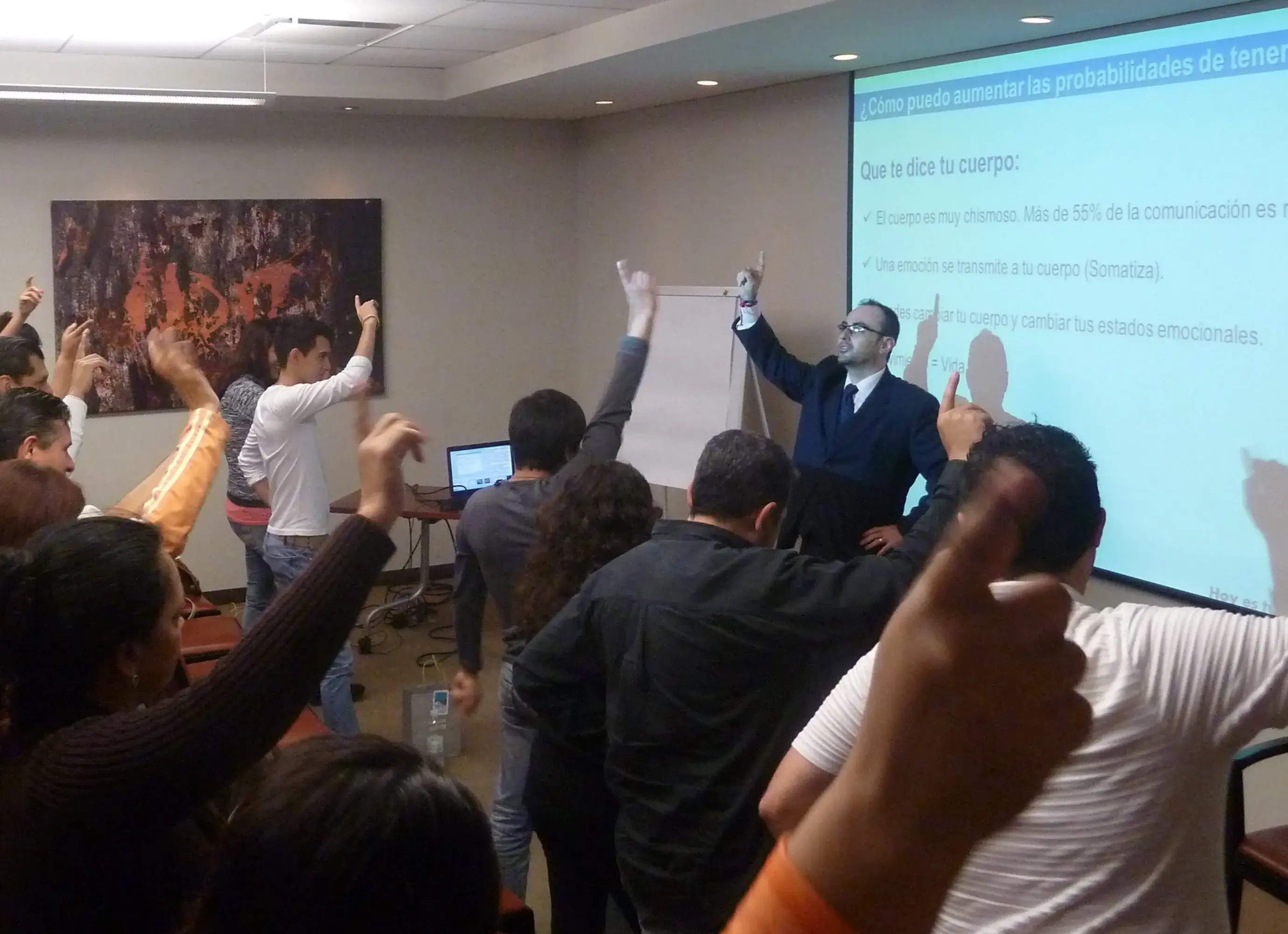 Foto de una plática para el desarrollo de frases sobre liderazgo empresarial